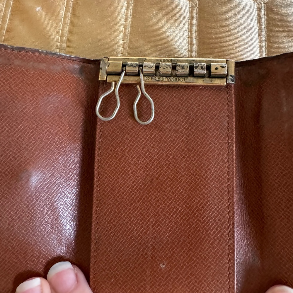 Louis Vuitton key holder monogram - Picture 8 of 12
